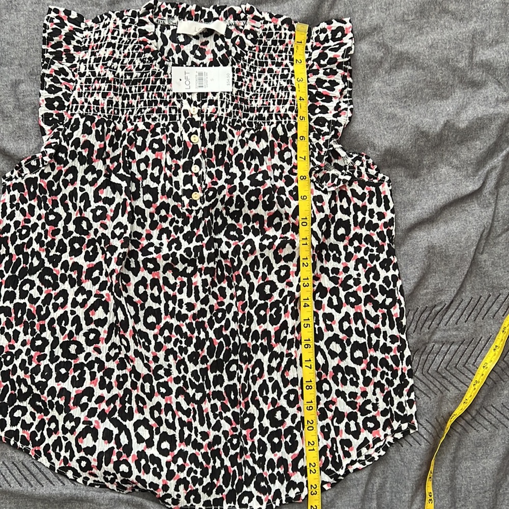 NWT Loft Leopard Print Smocked Shell - Picture 12 of 12